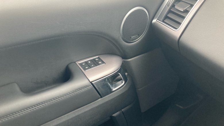 Land Rover Range Rover Sport 3.0 D300 HSE 5dr Auto Diesel Estate